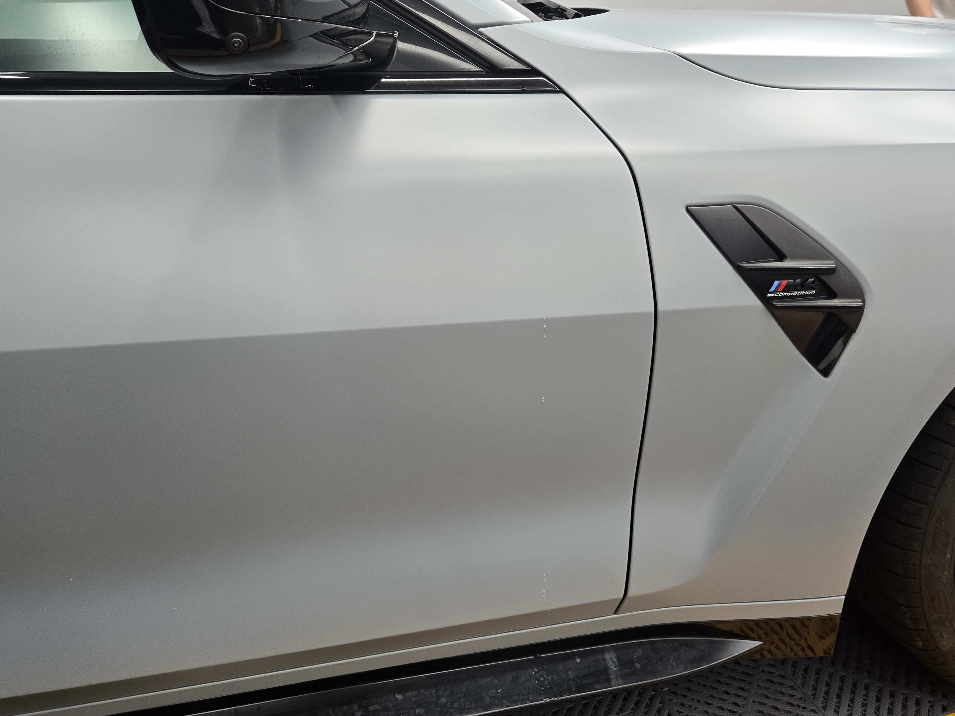 BMW G82 M4 右フロントフェンダー・ドア マットPPF完成